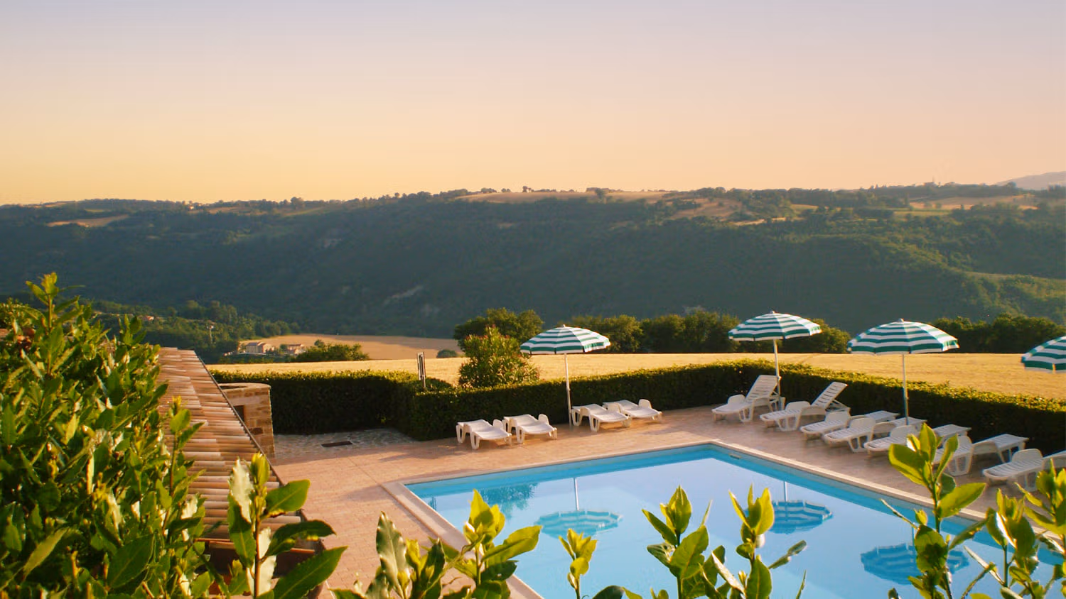 agriturismo con piscina Serra San Quirico