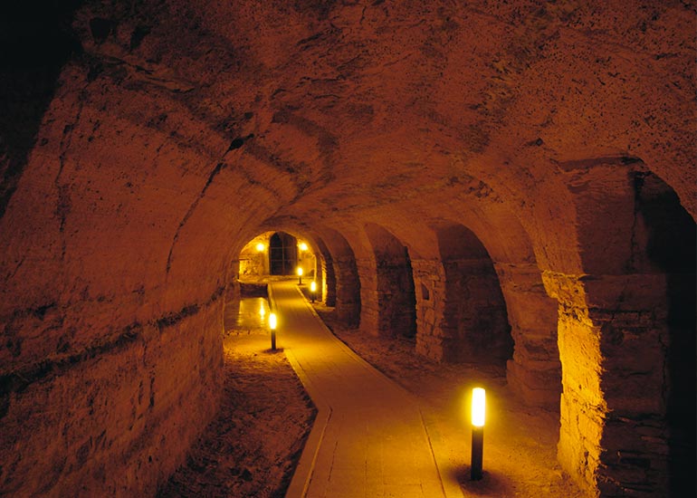 camerano caves